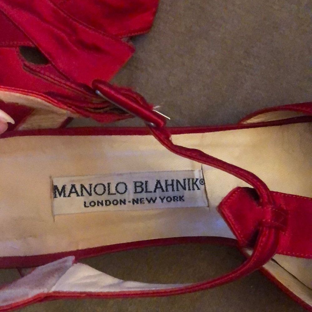 Manolo Blahnik Red Silk T-straps Kitten Heel Sz. 38 1/2 - Picture 5 of 12